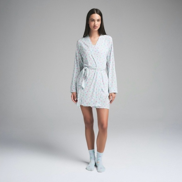 SKIMS Other - SKIMS Soft Lounge Short Robe | Cloud Candy Heart Print 💕